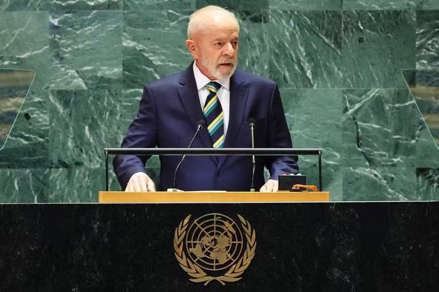 Em 2022: Brasil ENVERGONHADO com Bolsonaro na ONU. 

Em 2025: Brasil ORGULHOSO com o discurso do presidente Lula.

O MUNDO NÃO GIRA = ELE CAPOTA!!! 🇧🇷🌎