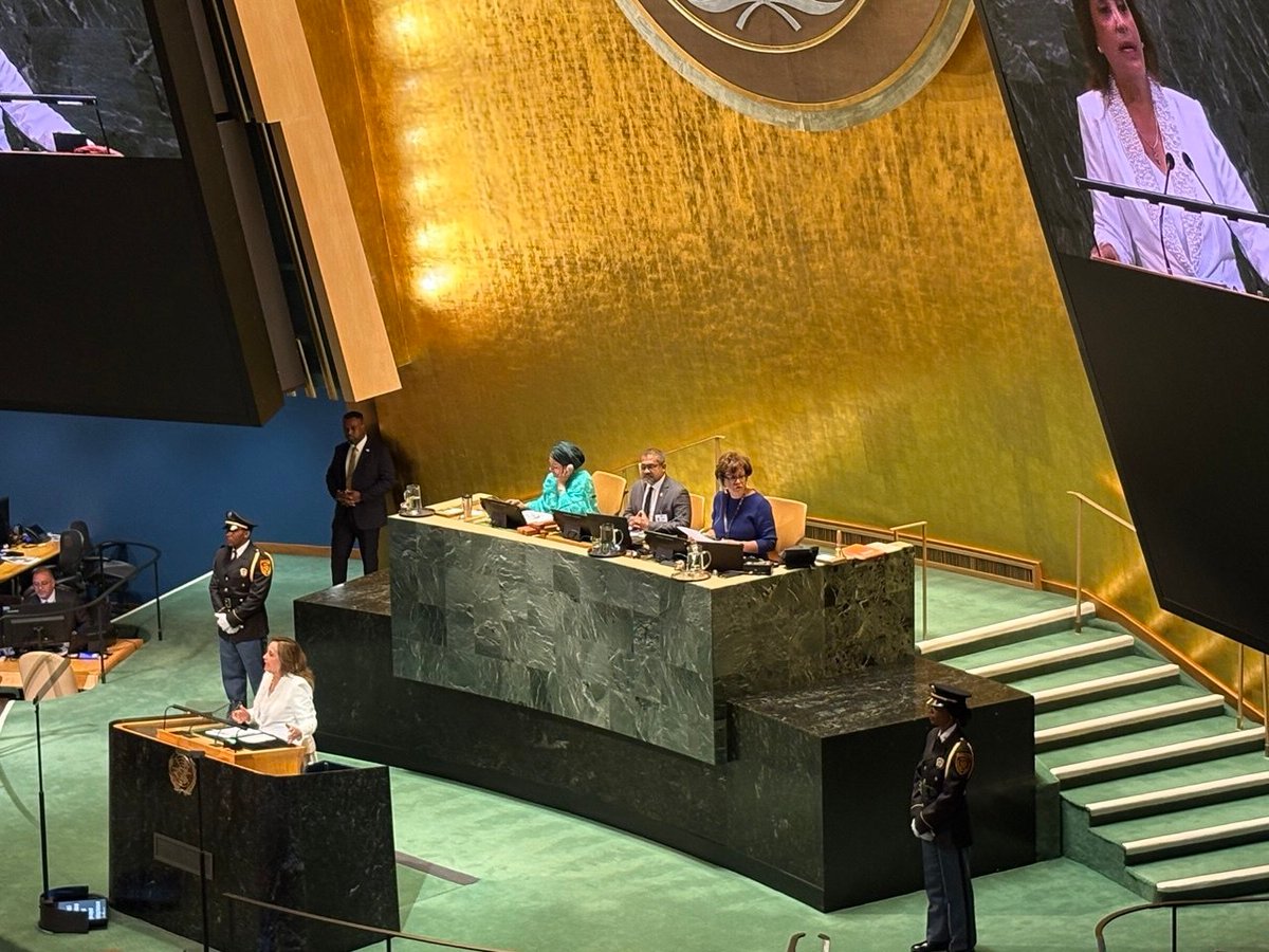 abkhaleel's tweet image. It was an honour for me to preside over the General Debate, as Vice President of #UNGA80.

As we celebrate the 60th anniversary of Maldives membership in the UN, it is a proud moment for our small island nation. 

It is a moment to reflect on how far the Maldives has come at the…