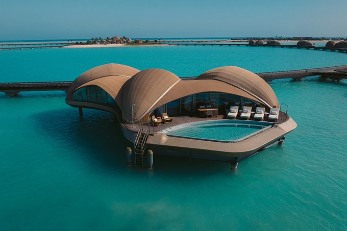 في اليوم الوطني السعودي... جولة على أفضل المنتجعات السياحية للإقامة على سواحل البحر الأحمر في السعودية #اليوم_الوطني 