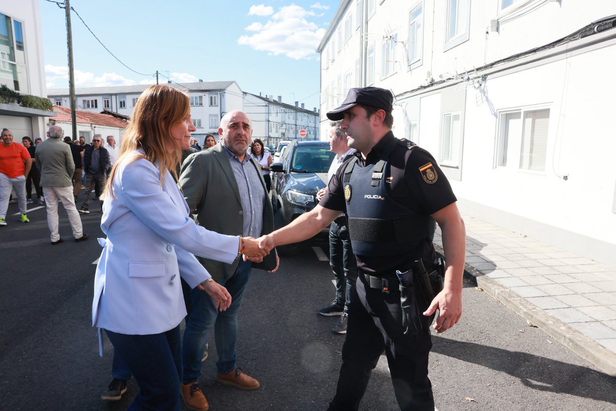 Pese al intento de boicot de los pro-islamistas de extrema izquierda, hoy VOX ha dejado claro en Monforte de Lemos que Galicia no quiere centros de menas.

El PP ha decidido castigar a los vecinos con la instalación de ese foco de violencia.

¡Nosotros no les daremos la espalda!