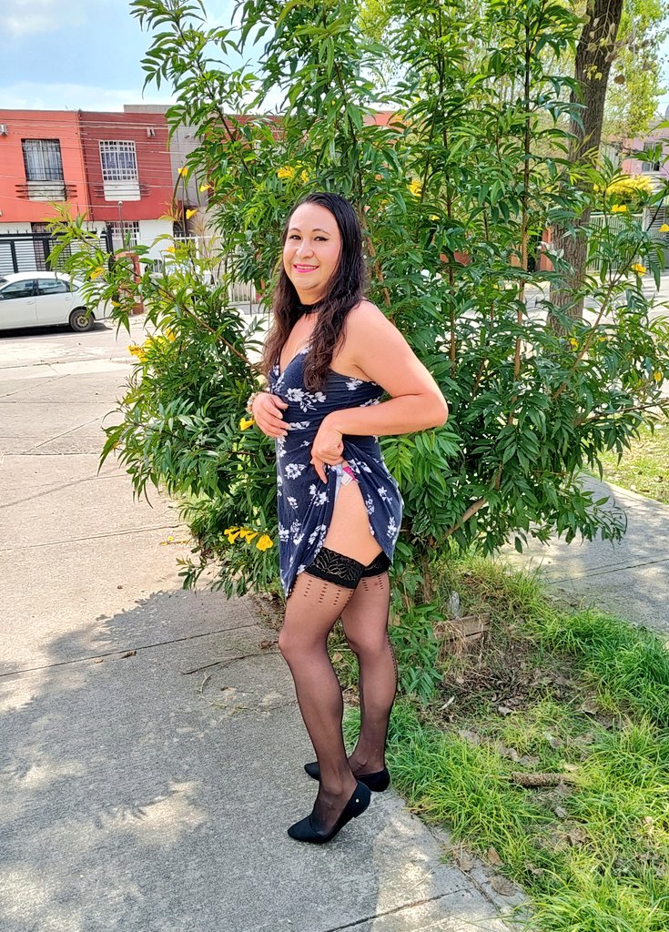 Lindo martes!
Un sexy regalito, todo por qué apoyaron la anterior, así que si quieren más compartan y dejen sus lindos comentarios!
Besitos ricos chicos... 😘