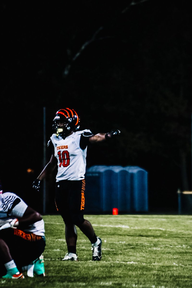 Week 1-5 highlights 
hudl.com/v/2SmHfT
39 tackles 
36 solo tackles 
3 assists 
2 sacks
4 pass deflections 
1 punt block 
2 QB hurry up 
#AGTG #EastBeast
<a href="/CoachBell13/">Coach M.Bell</a> <a href="/_AbuTuray/">Abu Turay</a>