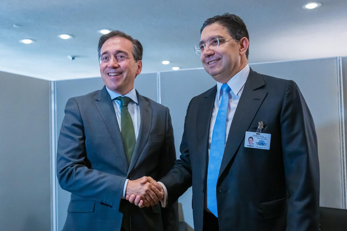 Reunión con mi homólogo de Marruecos, mi amigo Nasser Bourita, en #UNGA80.

Hemos tratado nuestras excelentes relaciones bilaterales, que están en su mejor momento histórico. Nuestros lazos de cooperación y amistad se refuerzan y avanzan en todos los sectores.