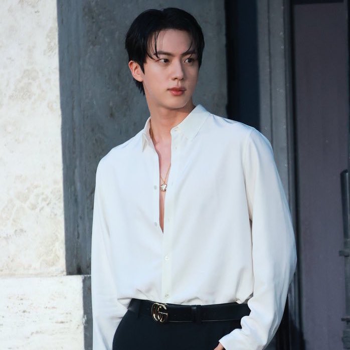 koonimies's tweet image. literally a disney prince