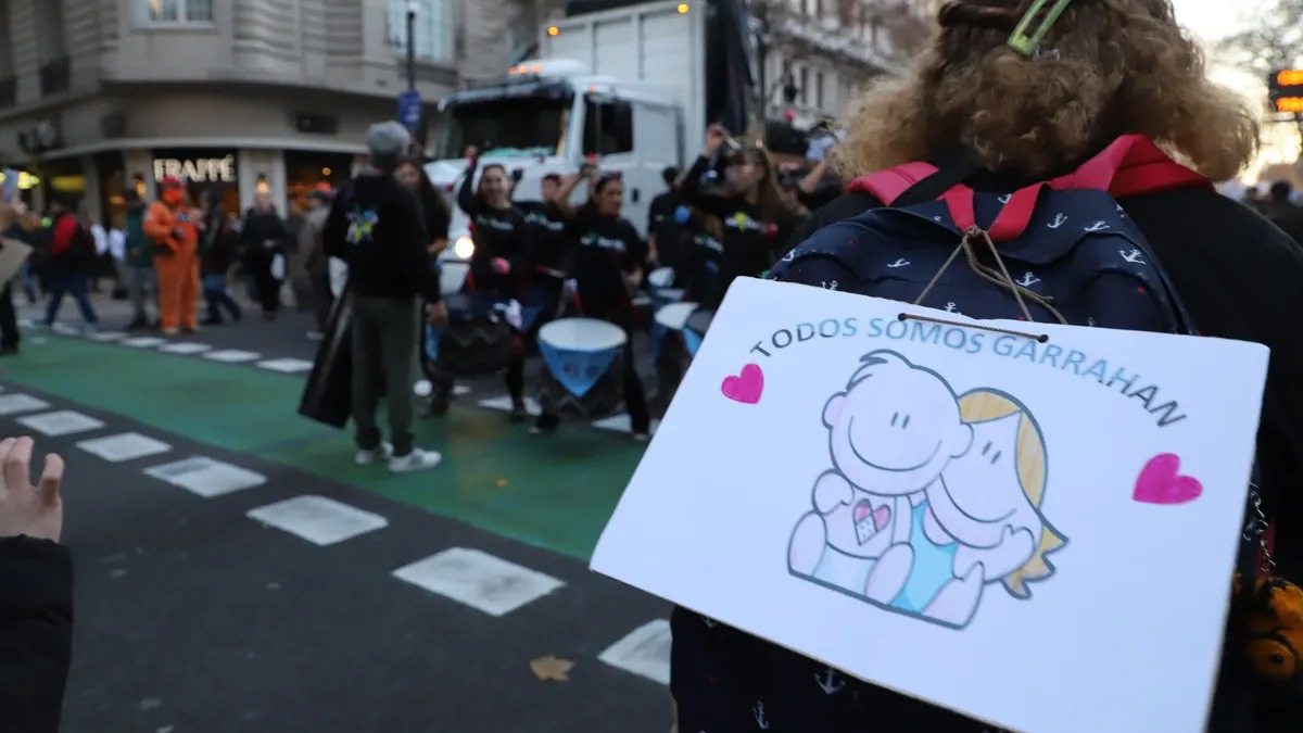 🏥 Trabajadores del Garrahan reaccionaron ante el paupérrimo aumento de haberes que propone Lugones: "Un parche"

👉🏼 La gestión de Milei asegura que "el hospital no está en emergencia".

(💣 Crece el descontento)

bigbangnews.com/politica/traba…