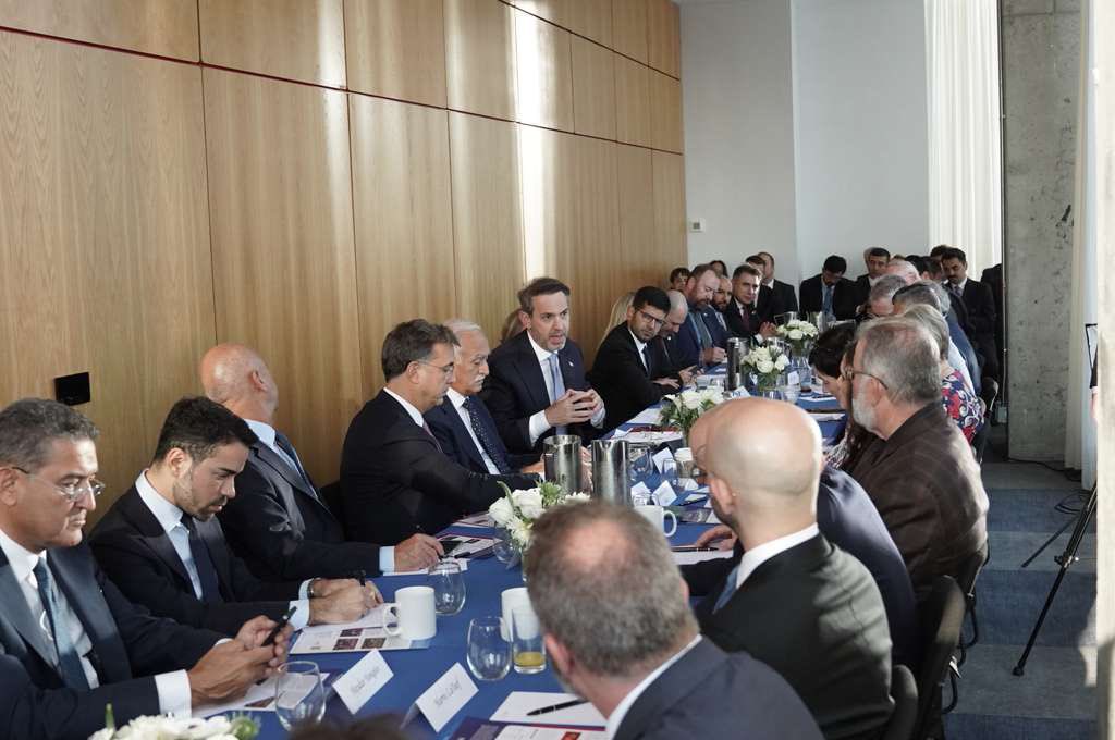 NailOlpak's tweet photo. 17. #TRICON kapsamında Enerji Yuvarlak Masa Toplantımızı, @TCEnerji Bakanımız @aBayraktar1 ve iş dünyası temsilcilerimizin katılımıyla, @Citi, @AtlanticCouncil ve #ATBR iş birliği ile New York'ta gerçekleştirdik.
@InvestTurkey @aburakdaglioglu | @taikofficial #MuratÖzyeğin |
#İşimizTicariDiplomasi