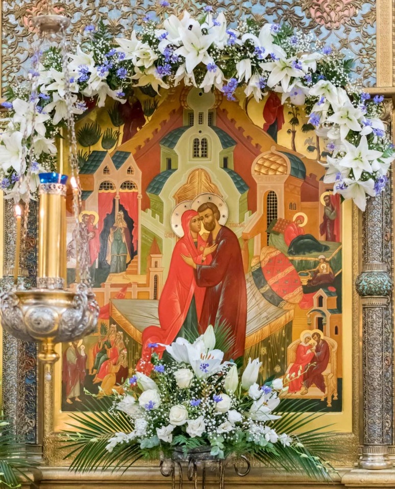 Ἰωακεὶμ καὶ ἡ Ἄννα πανηγυρίζουσι, τὴν ἀπαρχὴν τεκόντες, τῆς ἡμῶν σωτηρίας, τὴν μόνην Θεοτόκον, οἷς καὶ ἡμεῖς, συνεορτάζομεν σήμερον, τὴν ἐκ τῆς ῥίζης ἐκείνης τοῦ Ἰεσσαί, μακαρίζοντες Παρθένον ἁγνήν.  

🌹ΕΝ Τῼ ΜΙΚΡῼ ΕΣΠΕΡΙΝῼ