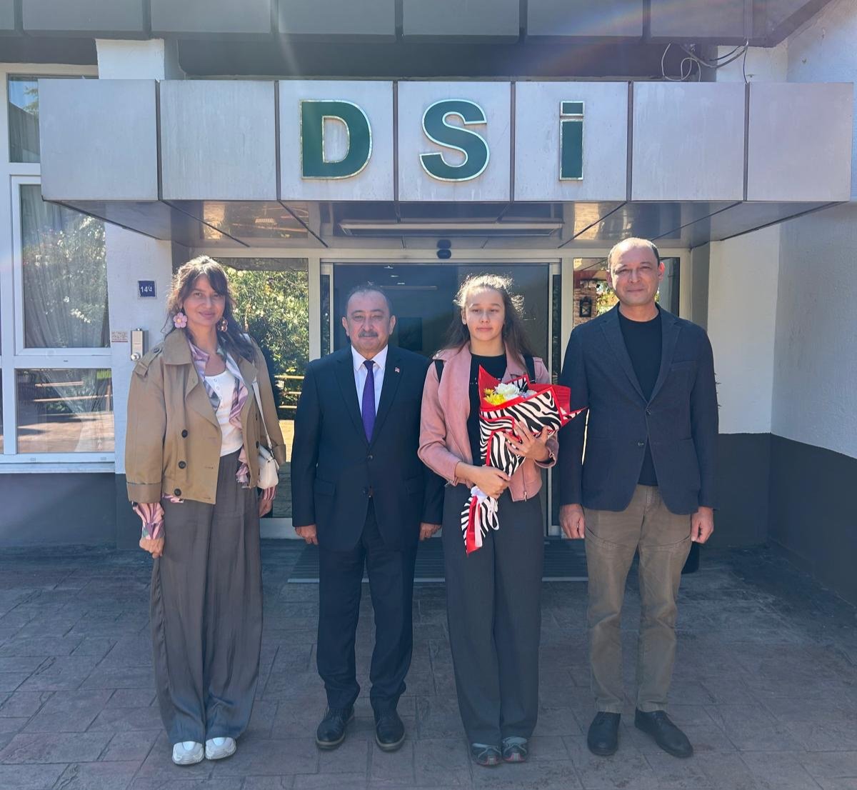 Altınordu Durugöl Şehit Burçin Damcı Ortaokulu öğrencimiz Dilara Karabacak, Tarım ve Orman Bakanlığı Devlet Su İşleri Genel Müdürlüğü tarafından 2️⃣2️⃣ Mart Dünya Su Günü münasebetiyle düzenlenen resim yarışmasında Bölge 🥇.si oldu. 

✨️Öğrencimizi tebrik eder, başarılarının