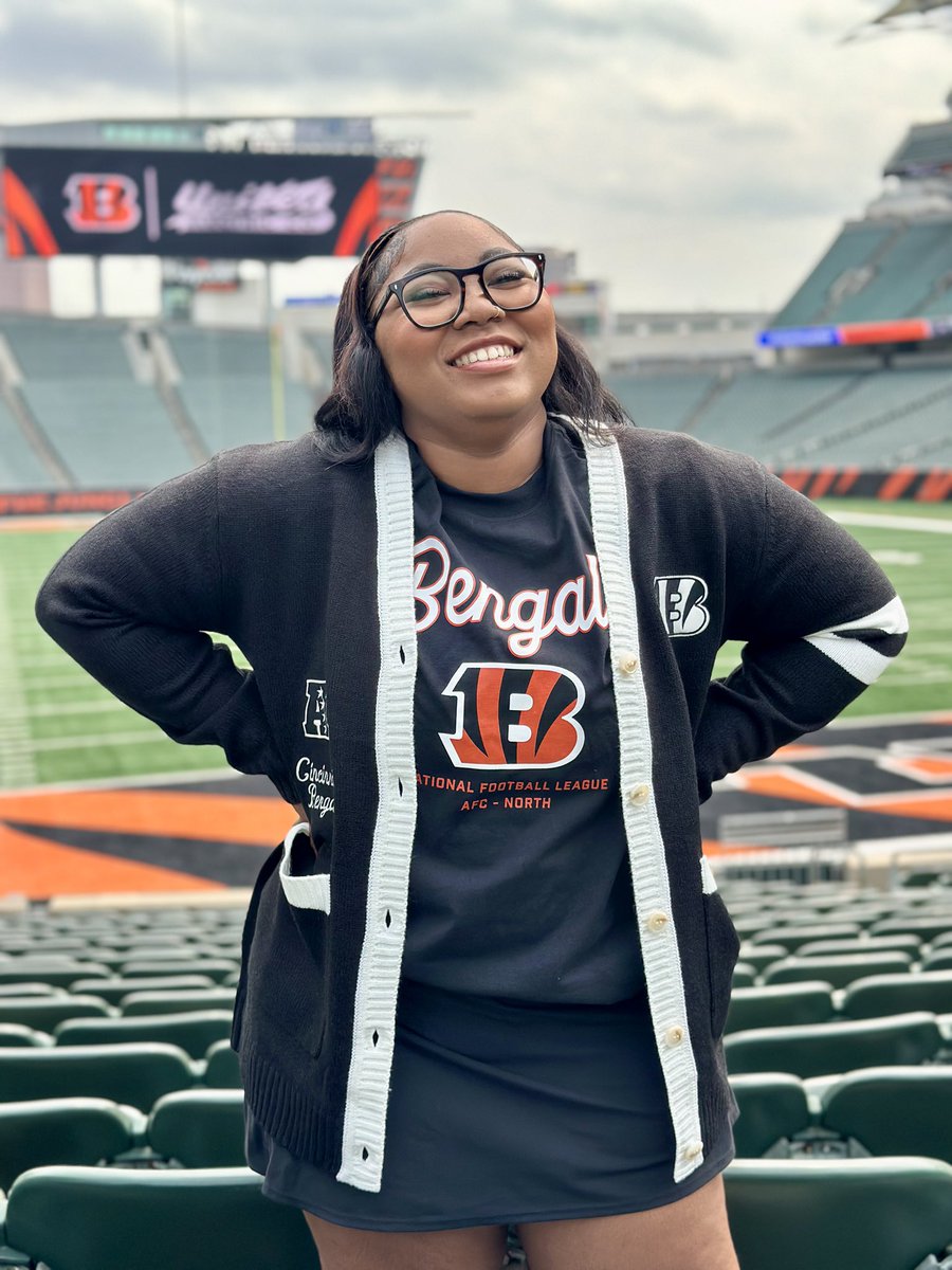 Get cozy with this new Bengals cardigan 🥰