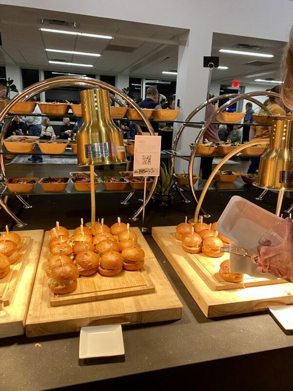 NETZRO_US's tweet image. Farm Aid got upcycled this year. What was served for the kick off dinner? Upcycled buns &amp;amp; pretzels by Baker&apos;s Field Flour &amp;amp; Bread and cheese for dipping served in edible cups by Amai Inc.  Spent Kernza® grains sourced from Bang Brewing and upcycled by NETZRO 😋