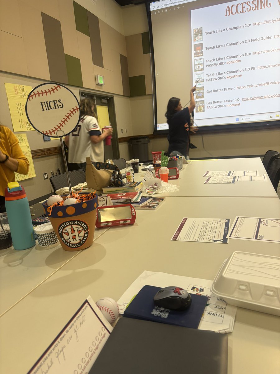 HicksTigers's tweet image. No benchwarmers here—our leadership team is working on participation strategies so every voice is in the lineup. ⚾👏 #TeamWork #ILT #oneteamonegoal @MatturroMEd @HicksTigersMath @martinez_stars @Sims_HicksMath @AliefLearns 🐯🐅⚾️