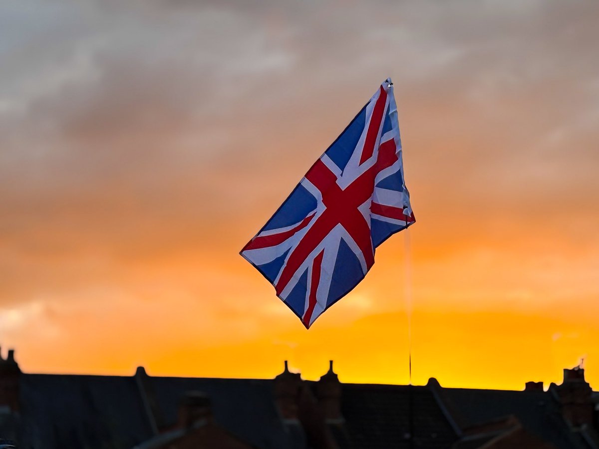 #raisethecolours <a href="/RaiseColours/">Raise The Colours</a>  Warwick #Warwickshire