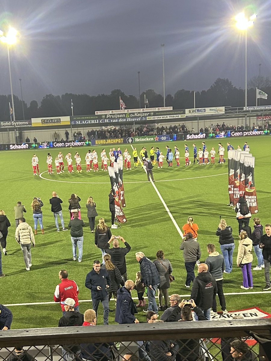 Wout_Pluijmert's tweet photo. Er wordt zo afgetrapt bij ⁦@KozakkenBoys⁩ tegen ⁦@bvvbarendrecht⁩ ⁦@ADrivierenland⁩ ⁦@RVoetbal⁩ https://t.co/YqKlNozQdR