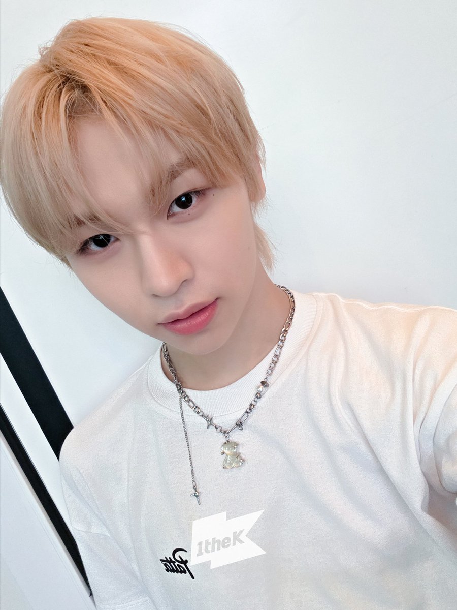 chuchuminjae's tweet photo. Chukimz update/outfit check 📸 https://t.co/RCBoUfLPB7
