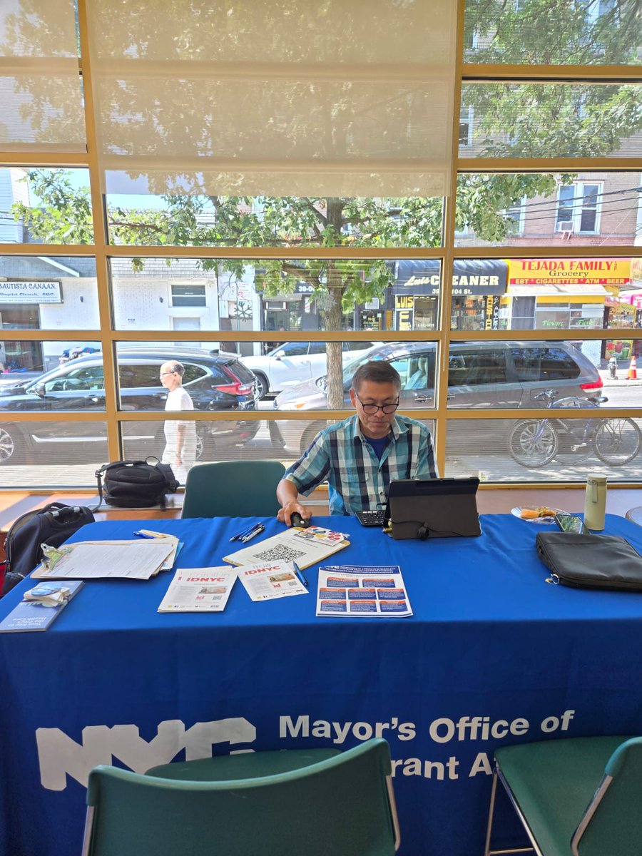 NYCImmigrants's tweet image. Last week our team had a successful #WeekofAction across the city. We supported immigrant communities in the Bronx &amp;amp; Queens. Our main focus was assisting with @IDNYC apps. We also provided city resources on immigration support, healthcare enrollment, FREE #ESOL classes &amp;amp; more.
