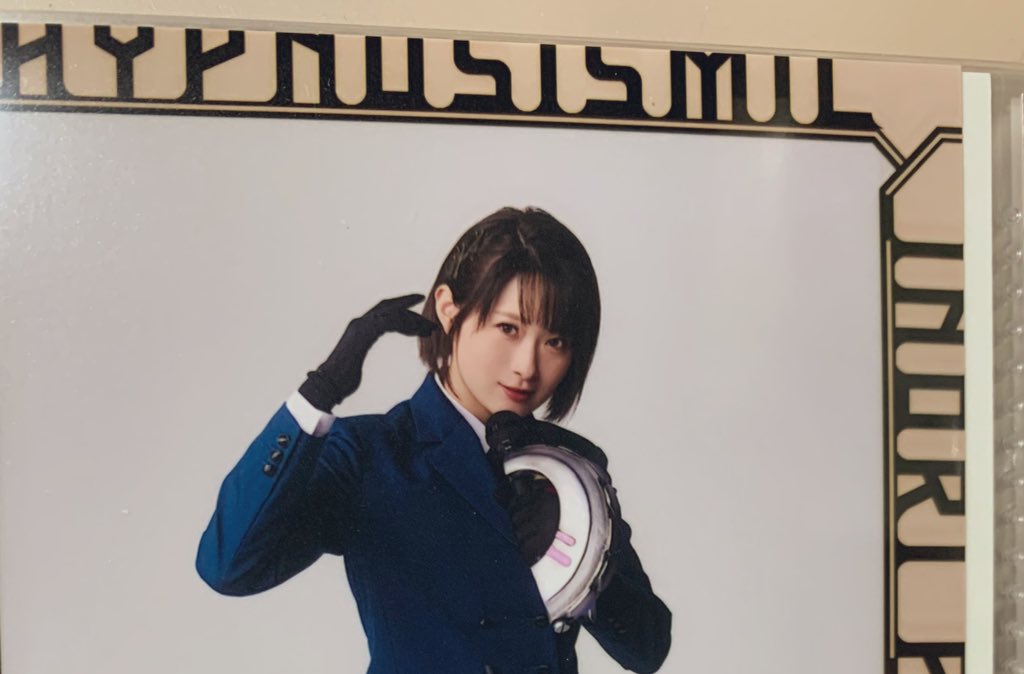 ステオリで一愛だけここの色にくすみがないんだね。ツクヨミ様は1番くすみが強くて、比べると蒼乃風と朧は少し弱めだけどくすみがある。