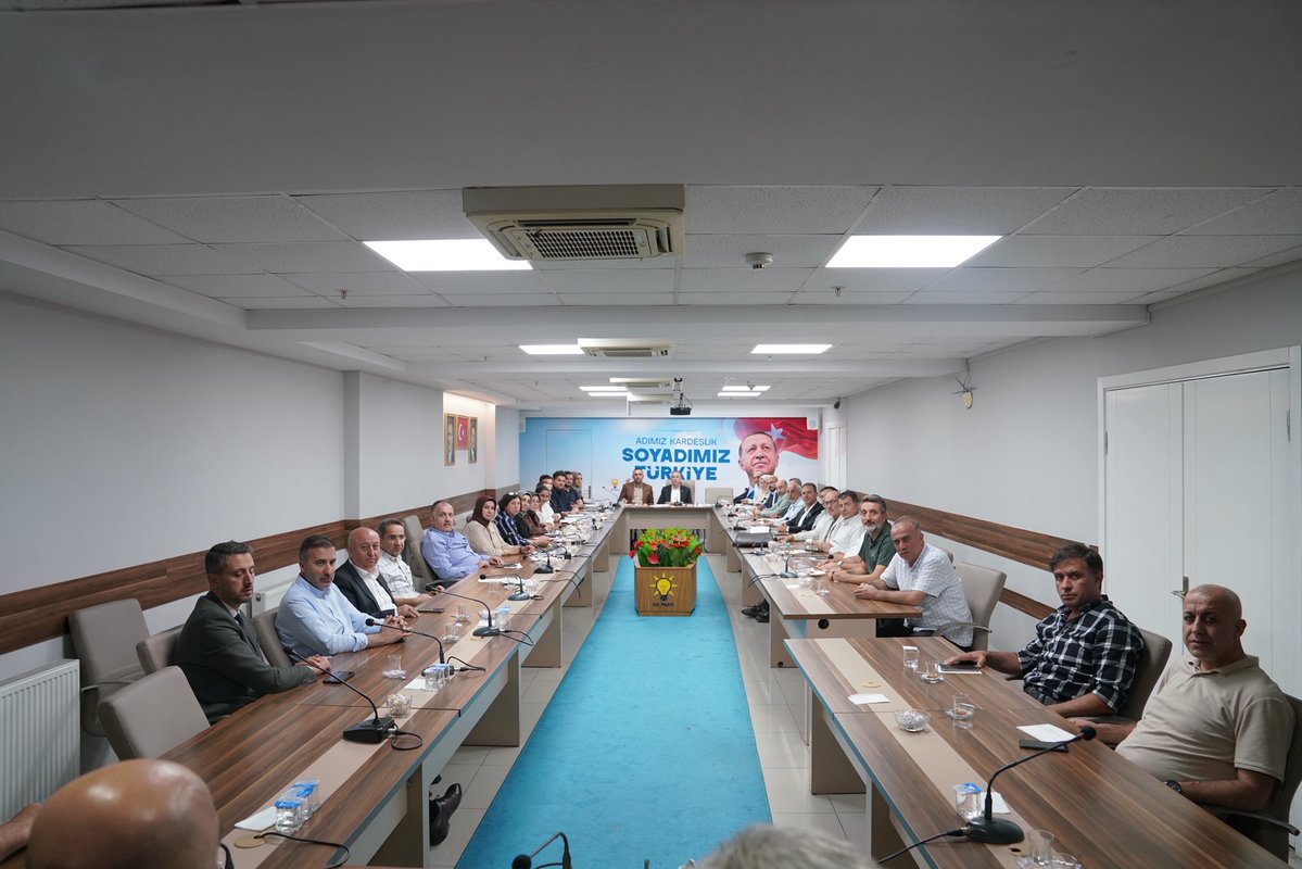 AK Parti Ümraniye (@akumraniye) on Twitter photo İlçe Başkanımız <a href="/cetinkaya_salim/">Salim Çetinkaya</a>'ın başkanlığında; İl Koordinatörümüz İbrahim Deniz'in katılımlarıyla Haftalık Olağan Yönetim Kurulu toplantımız gerçekleştirildi.
📍AK Parti Ümraniye İlçe Başkanlığı İlçe Başkanımız <a href="/cetinkaya_salim/">Salim Çetinkaya</a>'ın başkanlığında; İl Koordinatörümüz İbrahim Deniz'in katılımlarıyla Haftalık Olağan Yönetim Kurulu toplantımız gerçekleştirildi.
📍AK Parti Ümraniye İlçe Başkanlığı