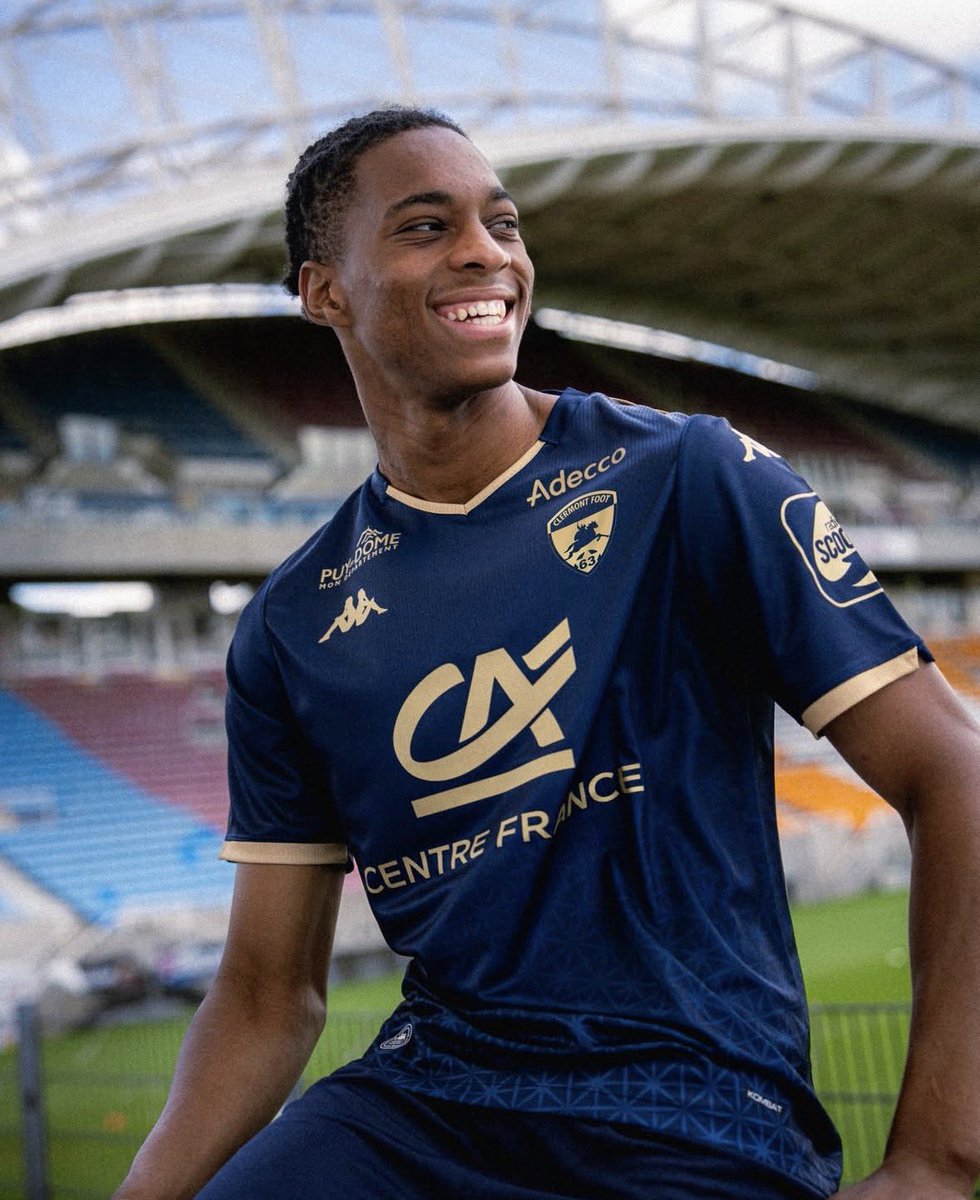 SpaceCf63's tweet image. 🚨 | 𝗔𝗟𝗘𝗥𝗧𝗘 𝗠𝗔𝗦𝗧𝗘𝗥𝗖𝗟𝗔𝗦𝗦 | 🚨

Ohhhhh le maillot Third est dévoilé par le club et il est MAGNIFIQUE !!! 

Et vous, votre avis ? 

#CF63 | #ClermontFoot