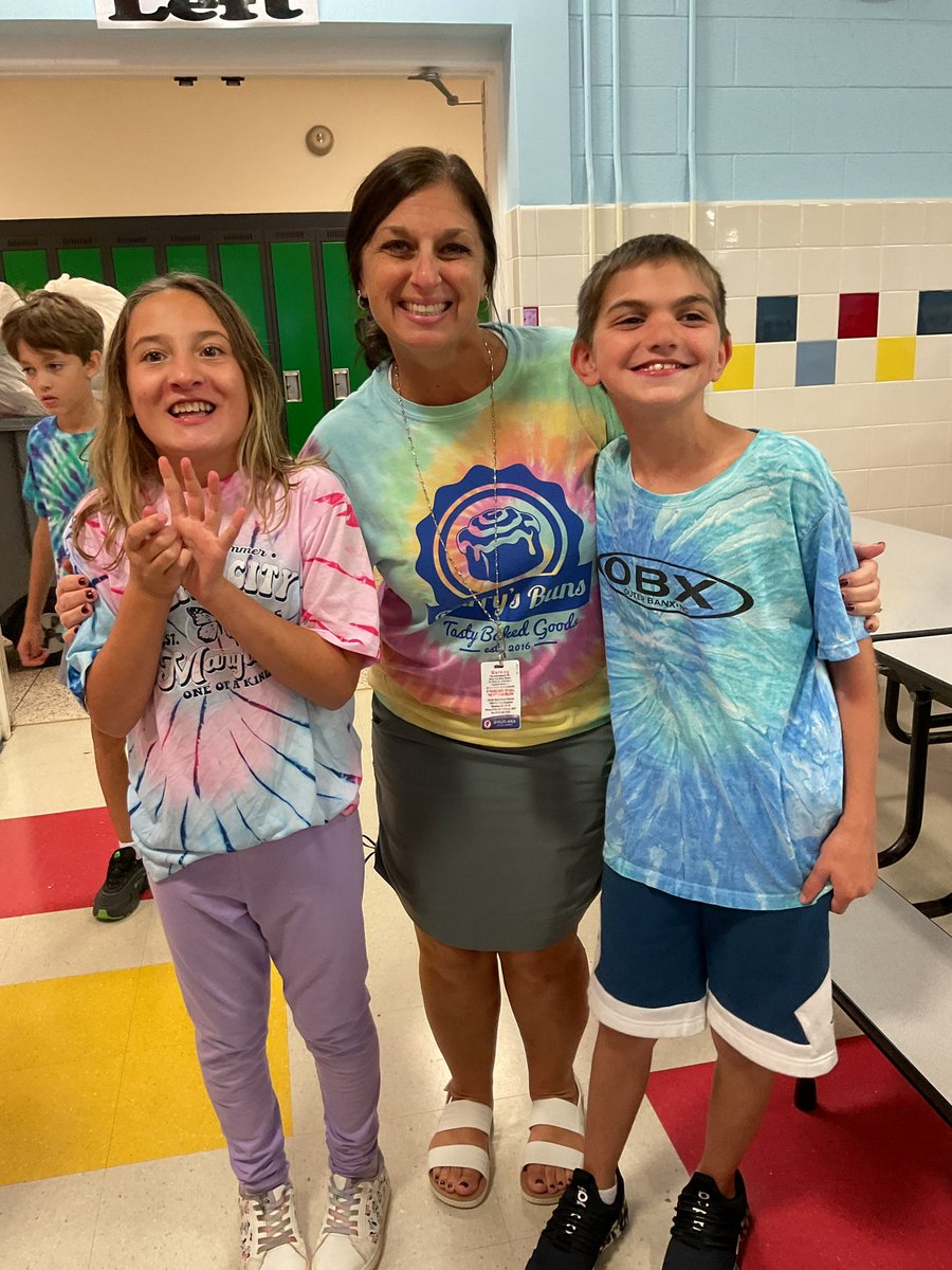 SAESTitans's tweet image. We loved seeing all of the bright colors on Tie-Dye Tuesday!

Tomorrow’s dress theme is to wear Shaler Colors 💙🤍❤️
* Reminder: the SAES Pep Rally is tomorrow afternoon!
** We will be selling beads and Pom-Poms for $1/each during all lunch periods tomorrow! 🎉