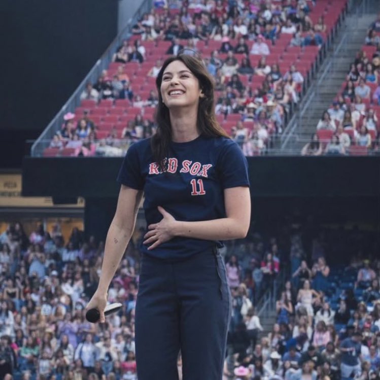 whore remembers this eras outfit