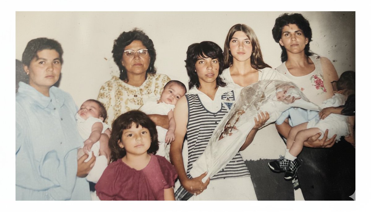 WeAreNotFarmers's tweet image. #colorize #human #family #Familia #restored