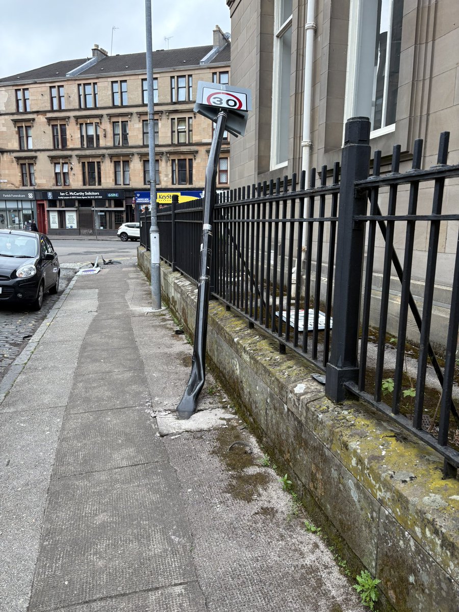 louiserosa28's tweet photo. @GlasgowCC Yeah Partick looks well https://t.co/H1V9jFMyqB
