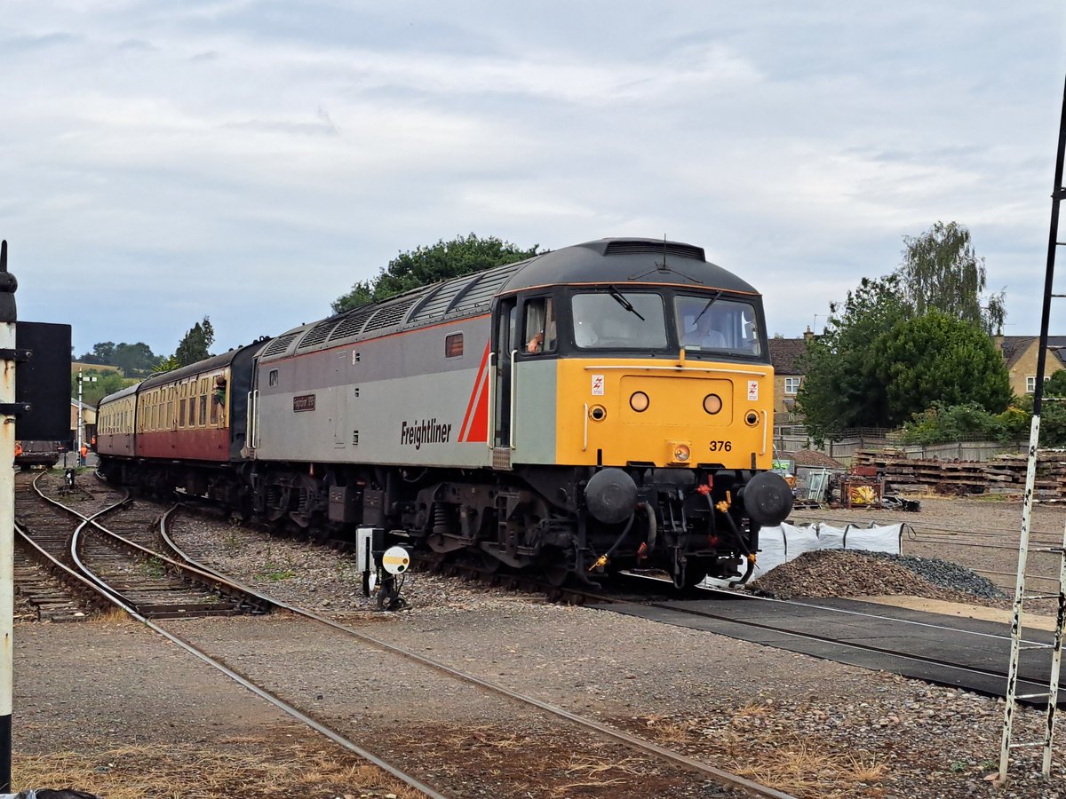 A change to the <a href="/GWSR/">Gloucestershire Warwickshire Railway</a>  'RAIL 200' loco roster on the 27/28 Sept. Class 47, 47105 is out of traffic with a brake fault. 

Sister <a href="/BT4Fund/">Brush Type 4 Fund</a> loco, 47376 'Freightliner 1995' slips seamlessly into the vacancy on both the Saturday (D4) and Sunday (D1 &amp; 4). 

gwsr.com/events/rail-20…