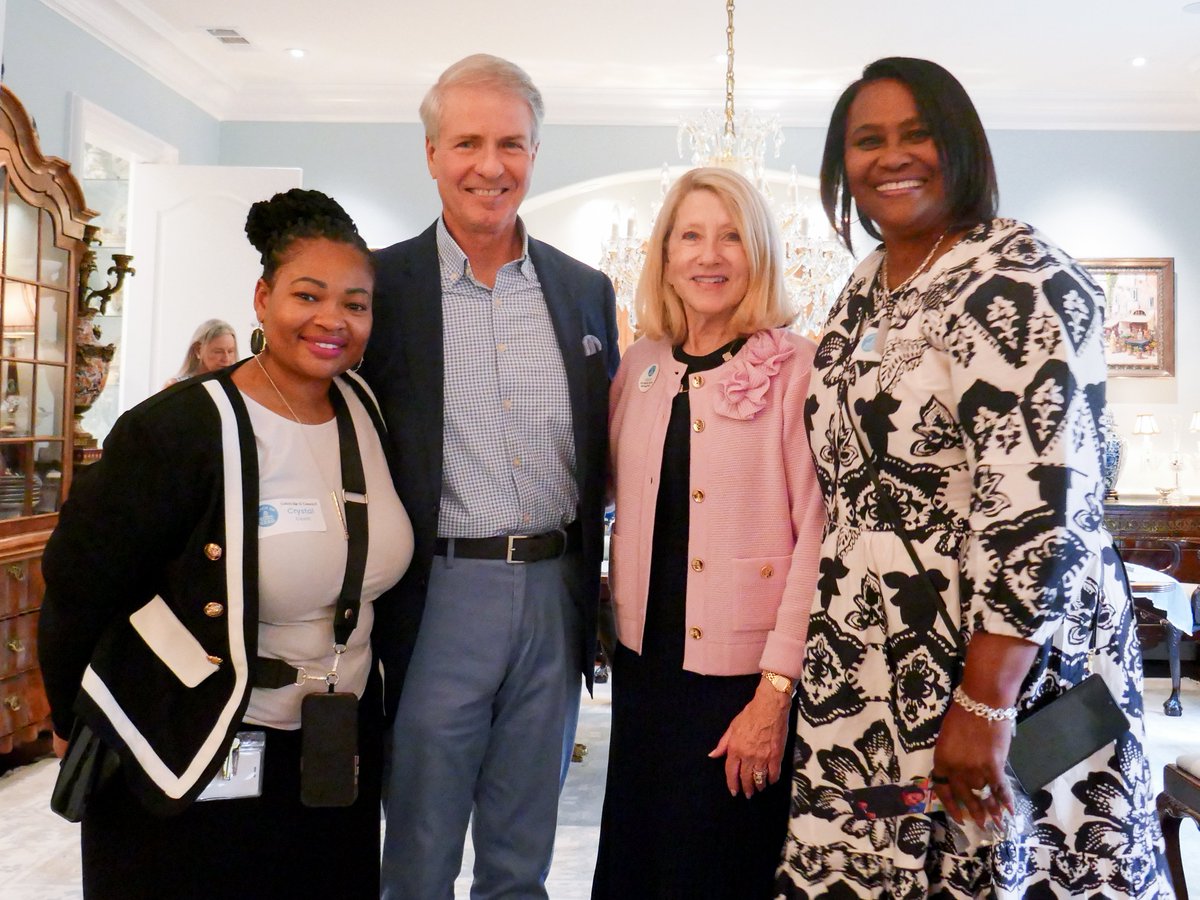 CatchUpAndRead's tweet image. This Giving Day we gathered, connected, and celebrated! Your support powers literacy and lifts up teachers + students across North Texas. Thank you! 🩵

#NTxGivingDay #CatchUpandRead