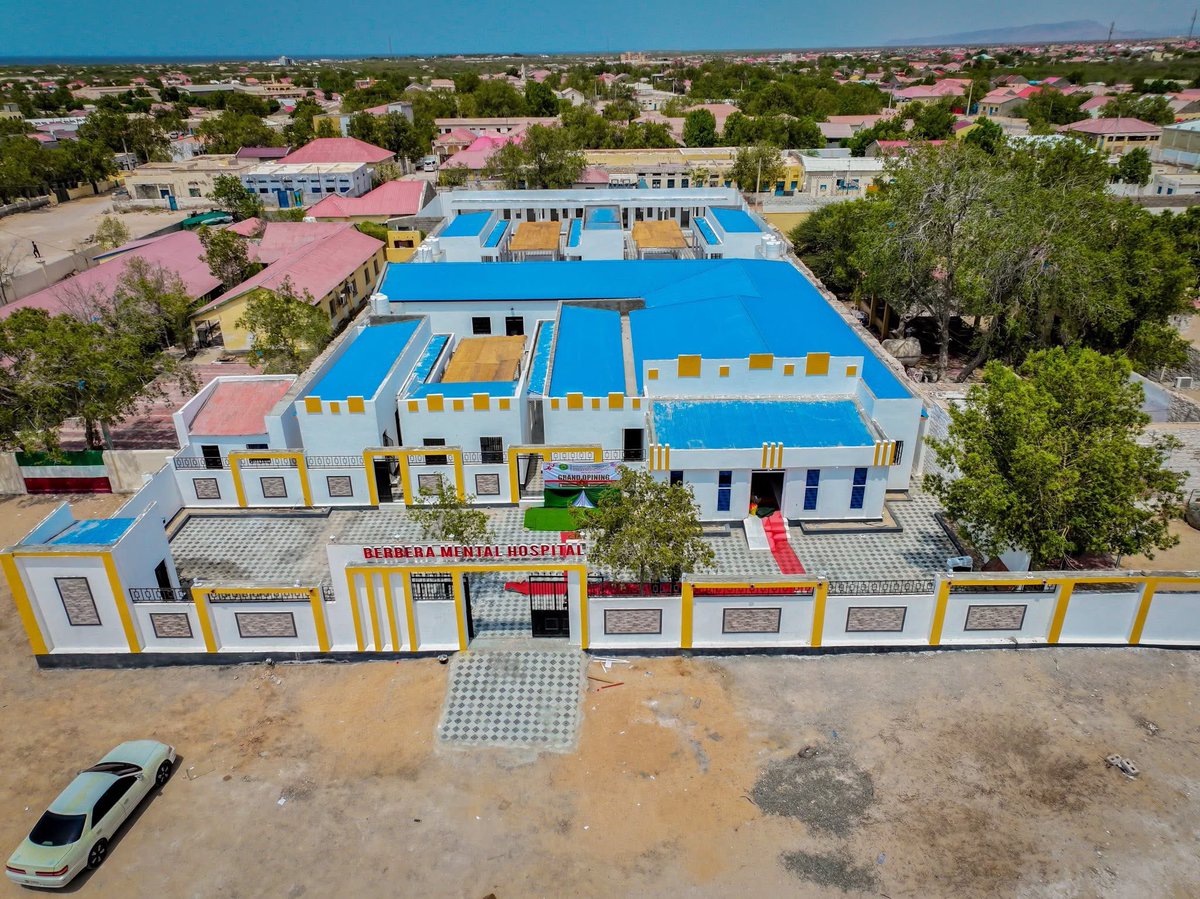 DawanEnglish's tweet image. The Somaliland Minister of Health, Dr. Hussein Bashir Hersi, inaugurated the new Berbera Mental Health Hospital. The $500,000 facility includes wards, medical rooms, offices, and other amenities. It will improve mental health care in Somaliland’s Saaxil region.