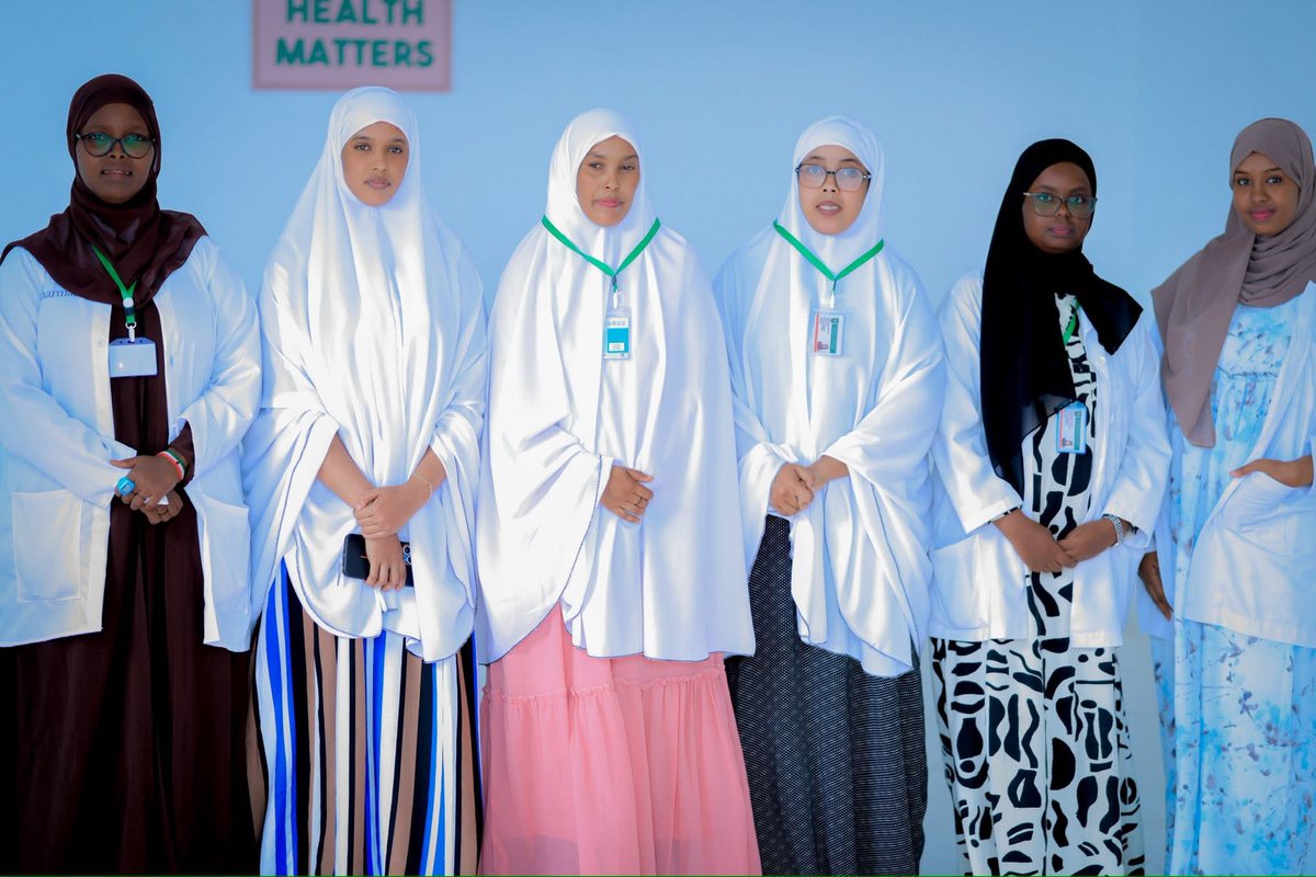 DawanEnglish's tweet image. The Somaliland Minister of Health, Dr. Hussein Bashir Hersi, inaugurated the new Berbera Mental Health Hospital. The $500,000 facility includes wards, medical rooms, offices, and other amenities. It will improve mental health care in Somaliland’s Saaxil region.