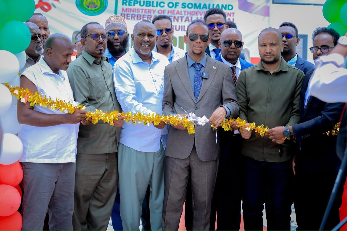 DawanEnglish's tweet image. The Somaliland Minister of Health, Dr. Hussein Bashir Hersi, inaugurated the new Berbera Mental Health Hospital. The $500,000 facility includes wards, medical rooms, offices, and other amenities. It will improve mental health care in Somaliland’s Saaxil region.