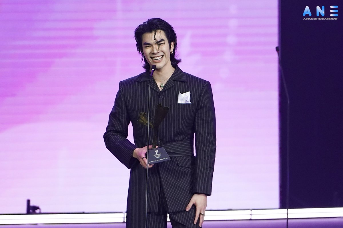 ขอแสดงความยินดีกับ "มาย ภาคภูมิ" จากซีรีส์ Shine
ที่ได้รับรางวัล Leading Boys’ love Star of the Year (นักแสดงนำ Boys’ love แห่งปี) 🏆

ในงานประกาศรางวัล “Y Entertain Awards 2025 presented by JisuLife”

#MilePhakphum
#YEntertainAwards2025xJisuLife
#YentertainAwards2025
