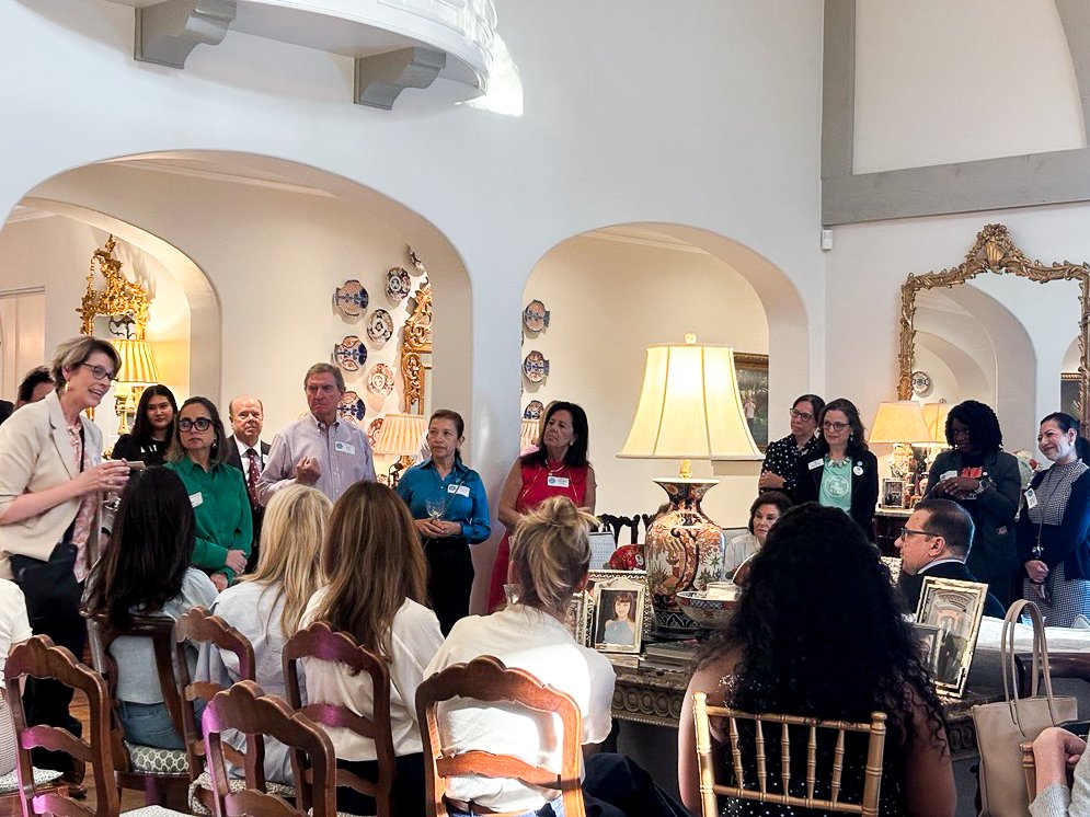 CatchUpAndRead's tweet image. This Giving Day we gathered, connected, and celebrated! Your support powers literacy and lifts up teachers + students across North Texas. Thank you! 🩵

#NTxGivingDay #CatchUpandRead