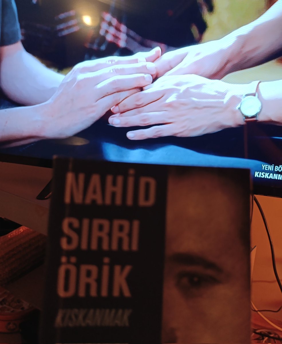 Romanda Seniha&amp; Nüzhet diye bi durum yok. Kaldı ki Nüzhet, boş kibirli bi yararsız, nerede kaldı müzisyen olmak! Prime time TV dizisi bu biliyorum ama temel mevzuların aynı olması gerekti. Neyse yine de şimdilik fena değil, izliyoz;) #kıskanmak