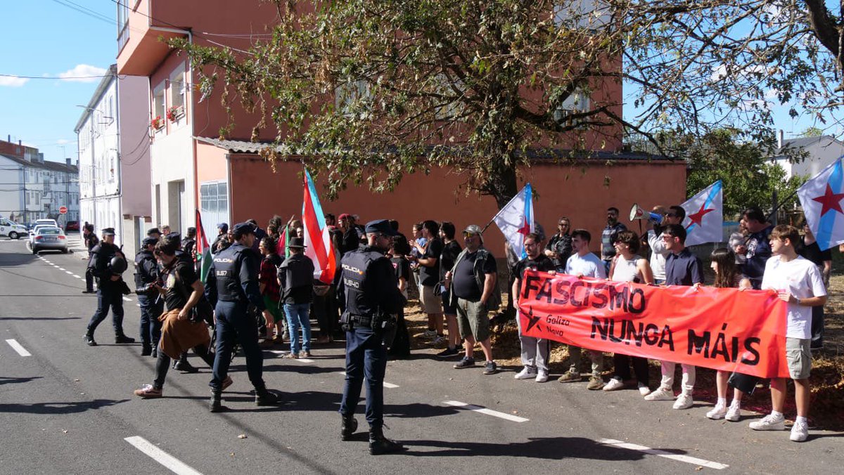 Hoxe en Monforte fixemos fronte a quen pretende traer os seus discursos de odio.
Galiza é e será sempre terra de acollida.
