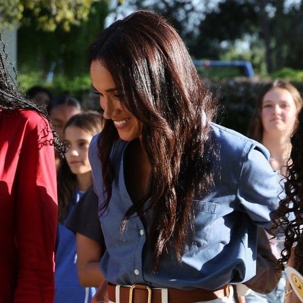 🚨Duchess Meghan has recieved an offer to host the UK radio station she called her favorite on "With Love, Meghan"
