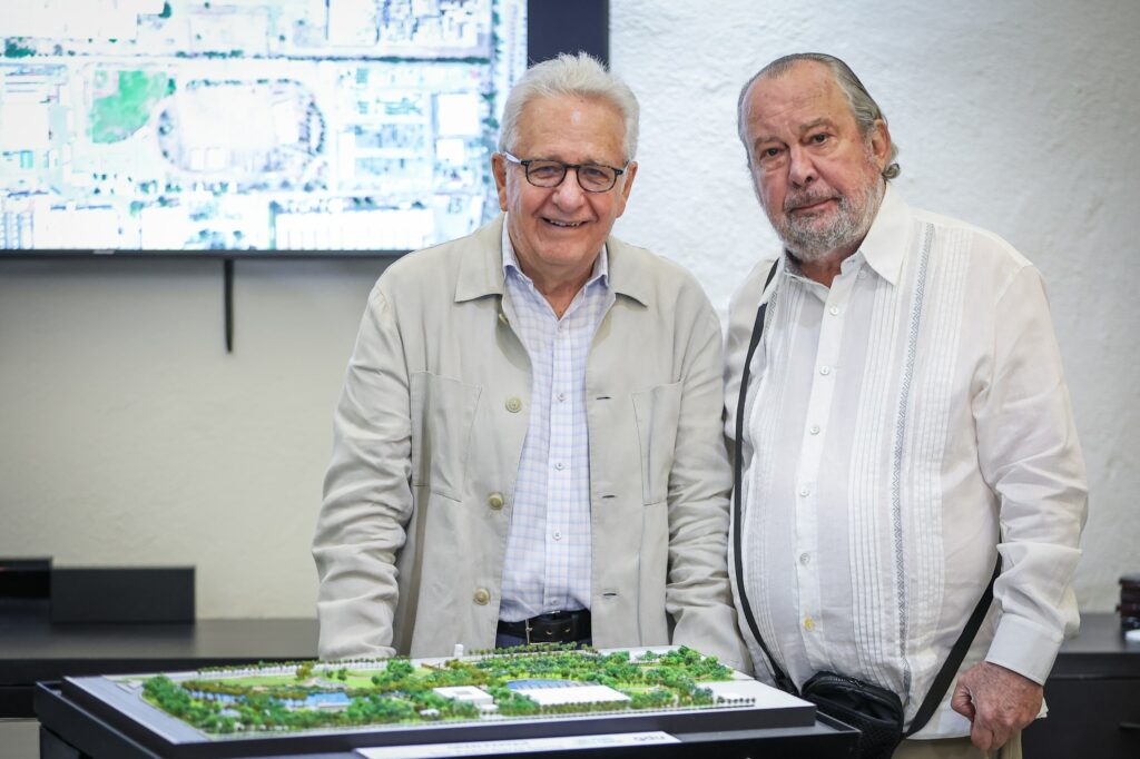 Lamentamos el sensible fallecimiento de Mauricio Fernández, alcalde de San Pedro Garza García. Quien ha dejado una huella imborrable en la historia del municipio. ¡Descanse en paz!