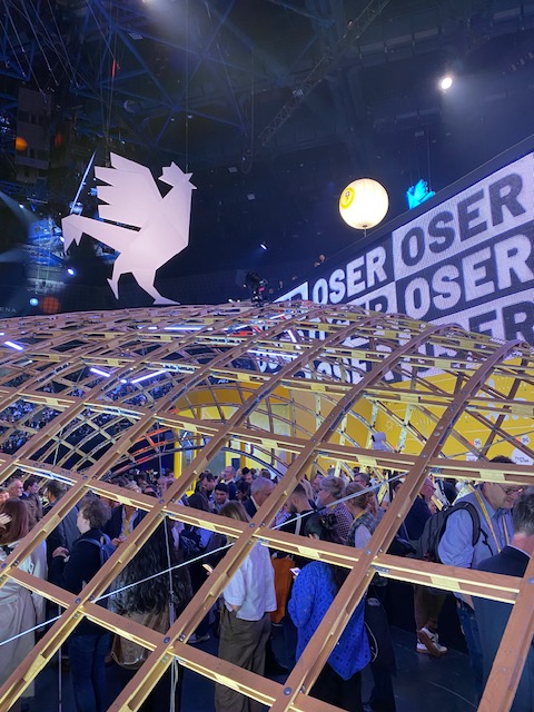 Voir Bercy transformée en ruche d'entrepreneurs, investisseurs, étudiants... c'est vraiment très impressionant😍 Ce rendez-vous organisé par <a href="/Bpifrance/">Bpifrance</a> en partenariat <a href="/Sciences_Avenir/">Sciences et Avenir</a>  est d'un enthousiasme rafraichissant en ces jours. Même en osant comme thématique la "vérité" !