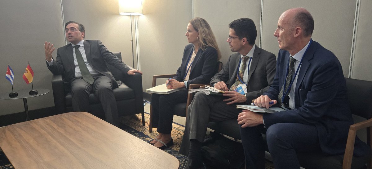 En reunión con <a href="/jmalbares/">José Manuel Albares</a>, Canciller #España, evaluamos estado relaciones bilaterales y sus perspectivas. Expresé interés en impulsarlas, fortaleciendo diálogo político a todos los niveles.

Trasladé voluntad de #Cuba de profundizar lazos económico-comerciales y de cooperación.