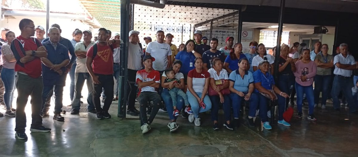 Trabajadores de la Universidad Politécnica Andrés Eloy Blanco reclaman beneficios salariales y contractuales, denuncian desidia de las autoridades universitarias. 
entornoymas.com/2025/09/trabaj… 
<a href="/mineducacion_ve/">Ministerio del Poder Popular para la Educación</a> <a href="/uptaeb/">uptaeb lara</a> <a href="/cnpven/">cnpven</a>