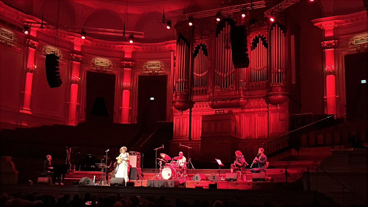 Hollanda’nın klasik müzik mabedi Councertgebauw’da Aynur konseri dinlemek de varmış kısmetimizde😁🎶 concertgebouw.nl/concerten/8507…