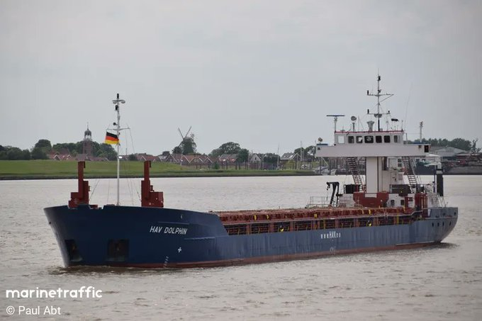 🔴🇷🇺RUSIA - #ULTIMAHORA 
🚨🤔RUSIA HA USADO BARCOS DE CARGA PARA LANZAR DRONES...

Si, has leído bien.

La primera vez que se tiene constancia de que los rusos utilizaron barcos para lanzar drones fue el 15 de octubre de 2024 mediante el buque de cargar ruso llamado "Askold" en