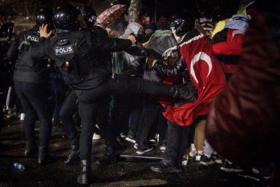 solcugazete60's tweet photo. Erdoğan: (İsrail'e)

"En temel insan hakları, ifade, gösteri, protesto özgürlüğü, kadın, çocuk hakları, eşitlik, adalet gibi kavramlar rafa kaldırılmıştır." https://t.co/mrrdFivaHm