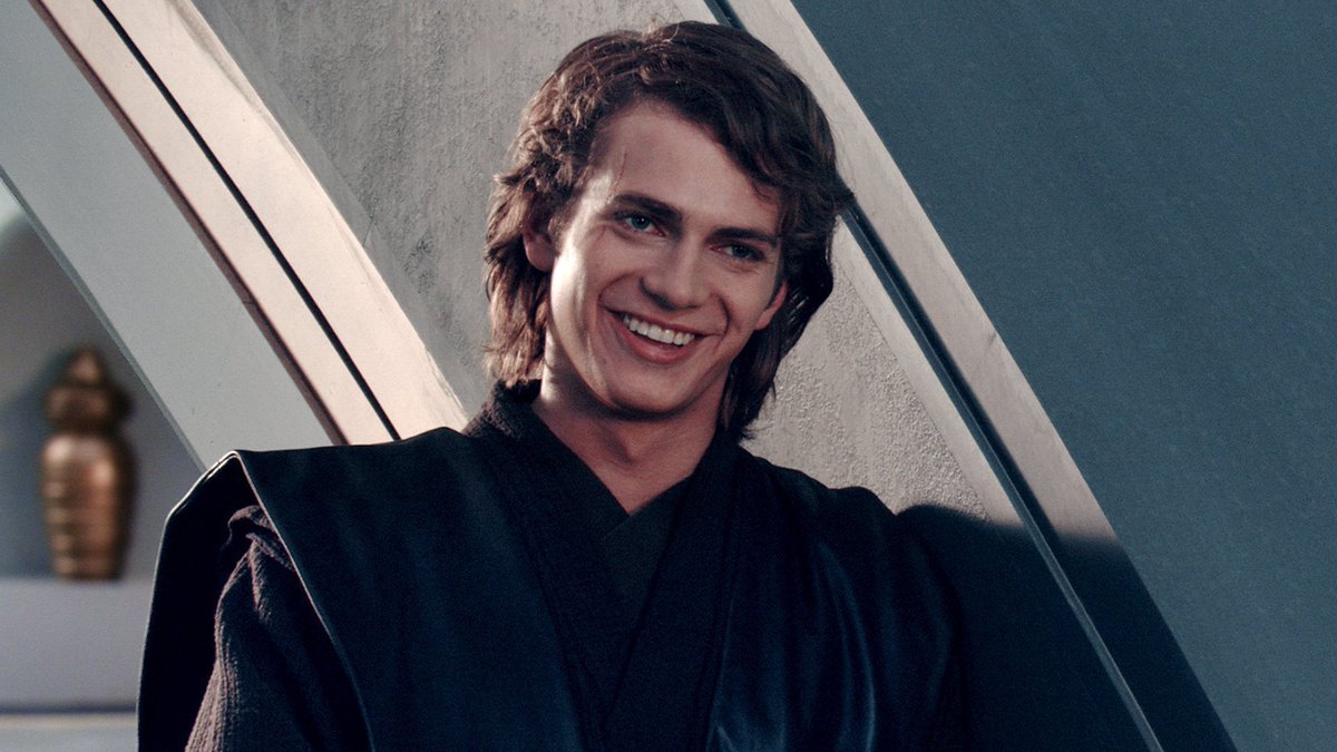 My favorite genre of Anakin photos.♡