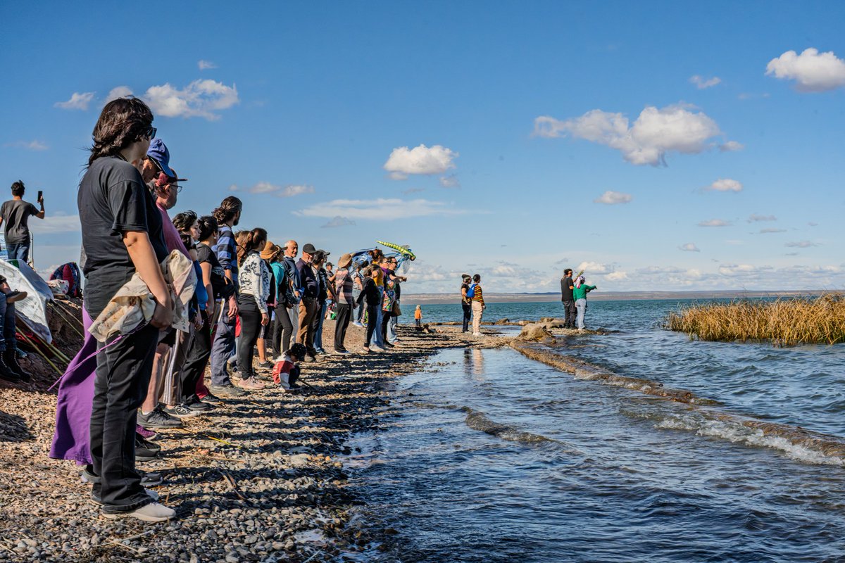 💧 Caravana en defensa del lago Pellegrini y el Arroyón tras el otorgamiento del gobierno rionegrino  a Panamerican Energy  de un área que implica Sgto Vidal, Cordero, El Arroyón, Cinco Saltos y Cipolletti para hacer 147 pozos de fracking. 

📷 Cobertura de <a href="/mgcipo/">Martín Álvarez</a>