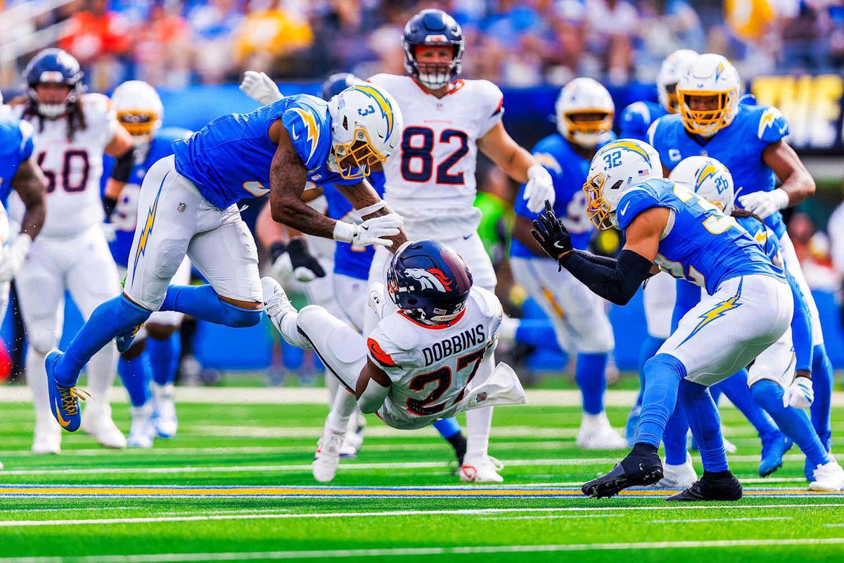 ChargersWorld tweet media