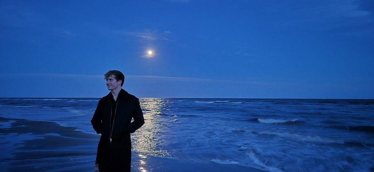 NotGooser's tweet image. BACK FROM VACATION :3

honestly was so peak to go on 3 weeks of vacation with @ke11ox and there was so many cool things to see and do
but now we return to the mines…

THANK YOU ALL FOR THE WELCOME HOME ❤️