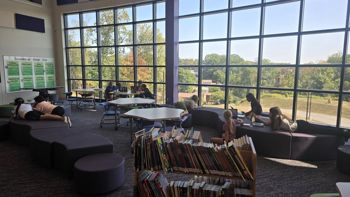 SeidlSTEAMspace's tweet image. &quot;Can we sit by the windows?&quot;
Rain or shine, we love our flexible seating options!