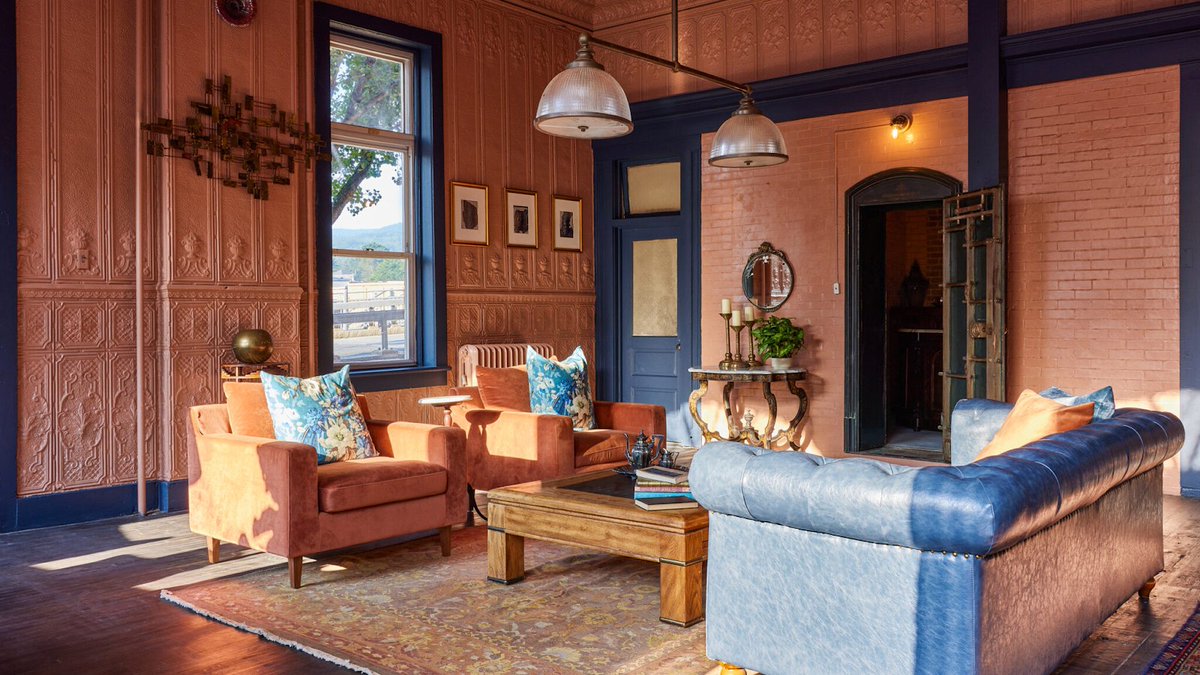 When Cheap Old Houses trust Sponge-Jet to remove peeling paint from tin ceilings and walls, preservation is key. With SJ, old coatings are removed gently and precisely, prepping the substrate without damaging its integrity, ensuring history is preserved for future generations.