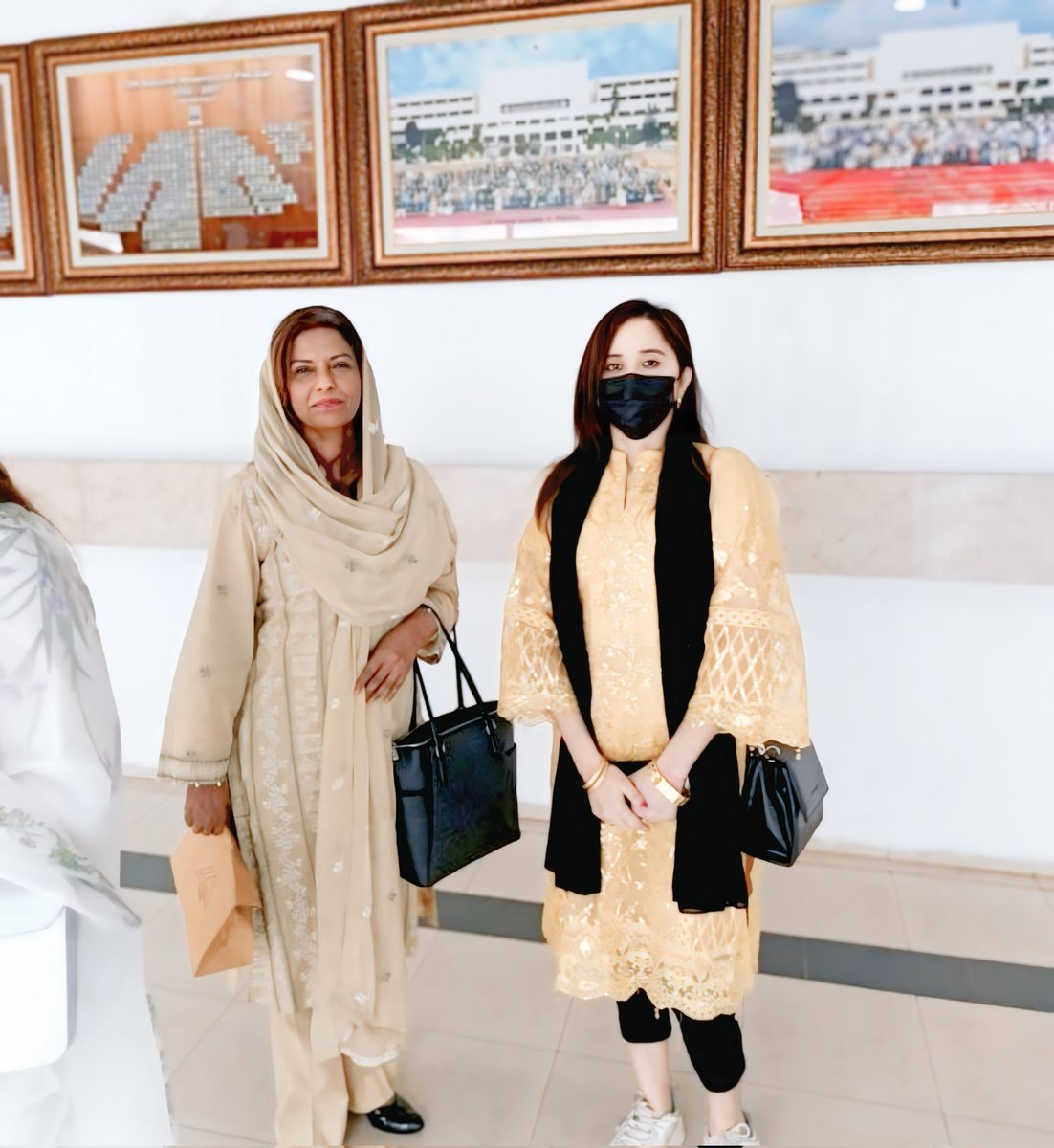 YasirRahmat_PPP's tweet photo. ❤️ Pakistan People's Party very active person And social worker @afshanMemonPPP #Happiest_Birthday 💕💖🎂🎂🎂 Many Many Happy returns of the day ,May you have many many More. May you #live_long, #Healthy and Happy life.💖❤️🖤💚
#HappyBirthDay_Afshan_Memon
🎉 🎈 🎂 🎈 🎉 https://t.co/rVUX5hLaRg